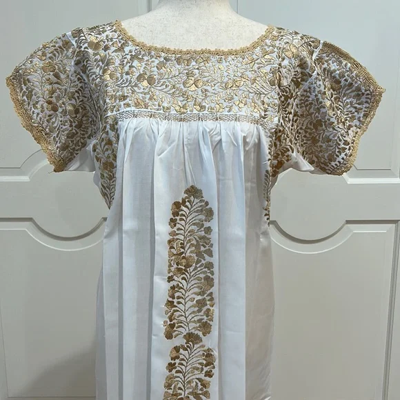 San Antonino Maxi Dress, Oaxaca Mexican dress. hand Embroidered. Silk Th… - Picture 3 of 10